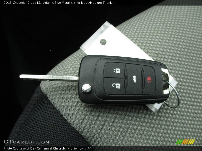Atlantis Blue Metallic / Jet Black/Medium Titanium 2013 Chevrolet Cruze LS