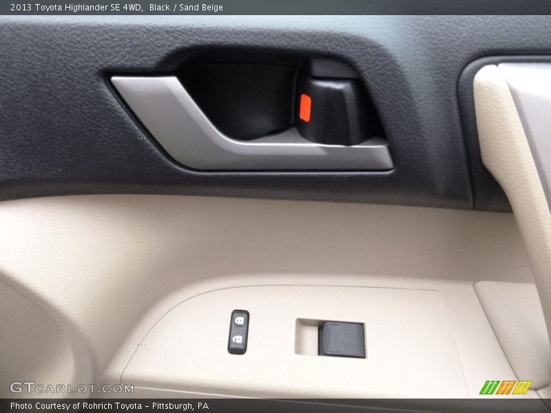 Black / Sand Beige 2013 Toyota Highlander SE 4WD