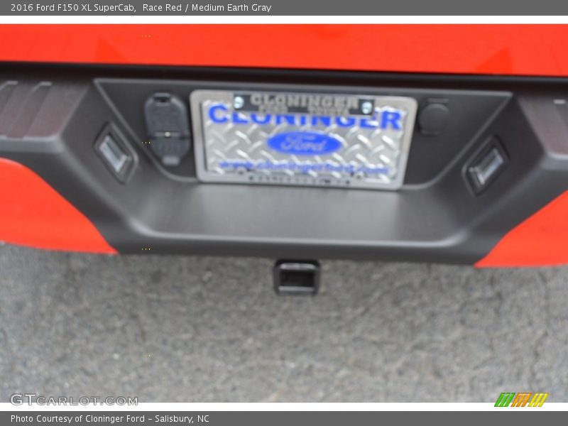 Race Red / Medium Earth Gray 2016 Ford F150 XL SuperCab