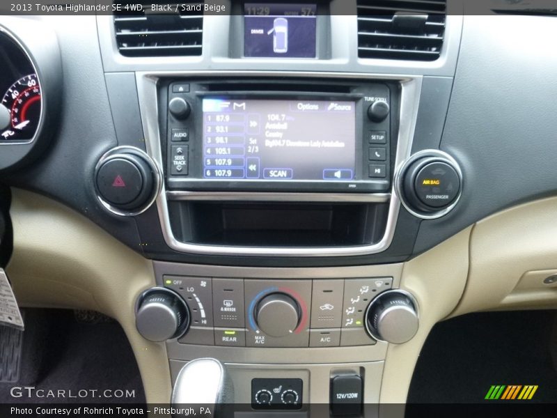 Black / Sand Beige 2013 Toyota Highlander SE 4WD
