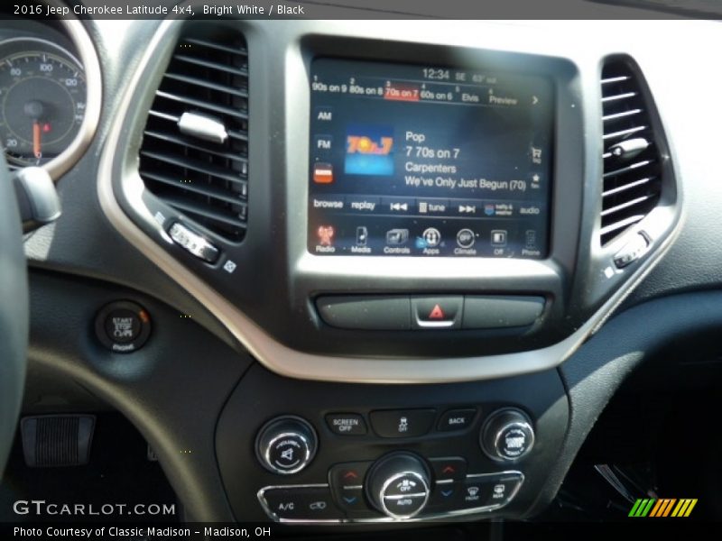 Bright White / Black 2016 Jeep Cherokee Latitude 4x4