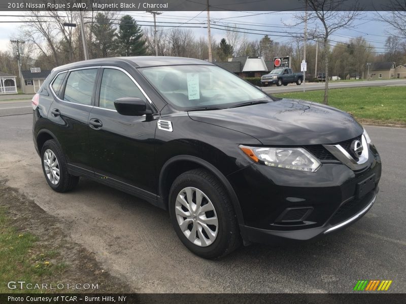 Magnetic Black / Charcoal 2016 Nissan Rogue S AWD
