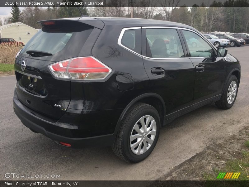 Magnetic Black / Charcoal 2016 Nissan Rogue S AWD