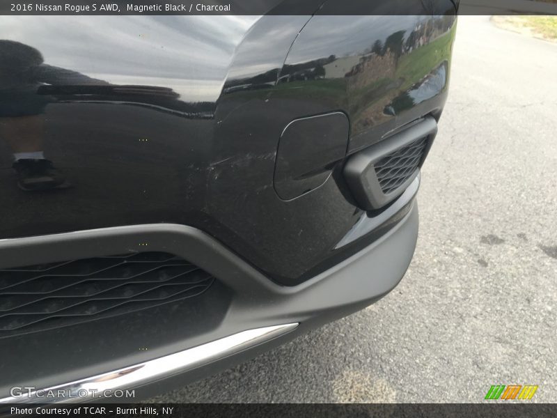 Magnetic Black / Charcoal 2016 Nissan Rogue S AWD