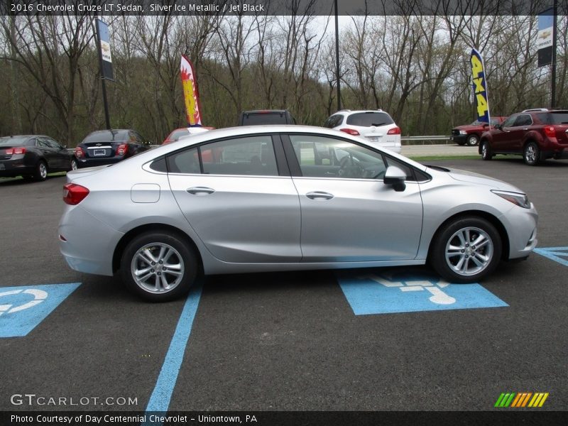 Silver Ice Metallic / Jet Black 2016 Chevrolet Cruze LT Sedan