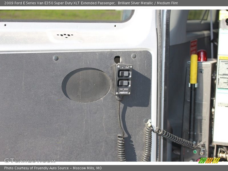 Brilliant Silver Metallic / Medium Flint 2009 Ford E Series Van E350 Super Duty XLT Extended Passenger