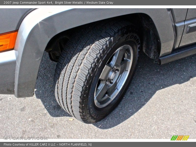 Bright Silver Metallic / Medium Slate Gray 2007 Jeep Commander Sport 4x4