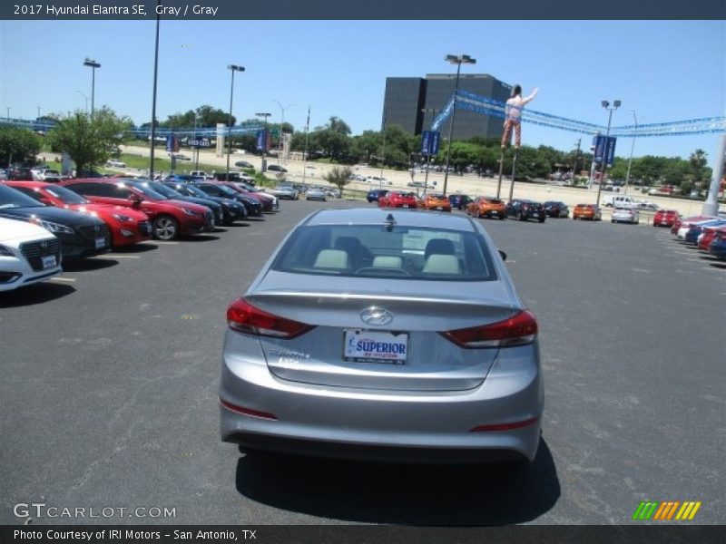 Gray / Gray 2017 Hyundai Elantra SE