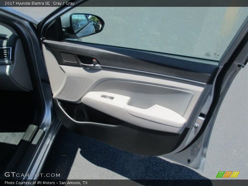 Gray / Gray 2017 Hyundai Elantra SE