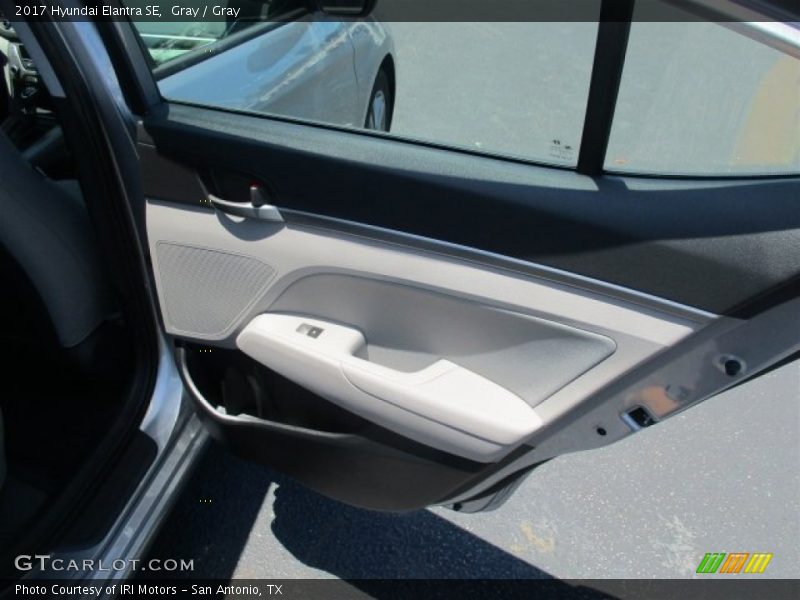 Gray / Gray 2017 Hyundai Elantra SE