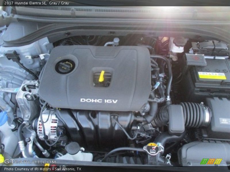 Gray / Gray 2017 Hyundai Elantra SE