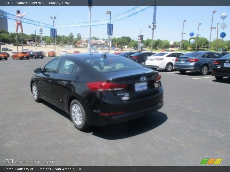 Black / Gray 2017 Hyundai Elantra SE