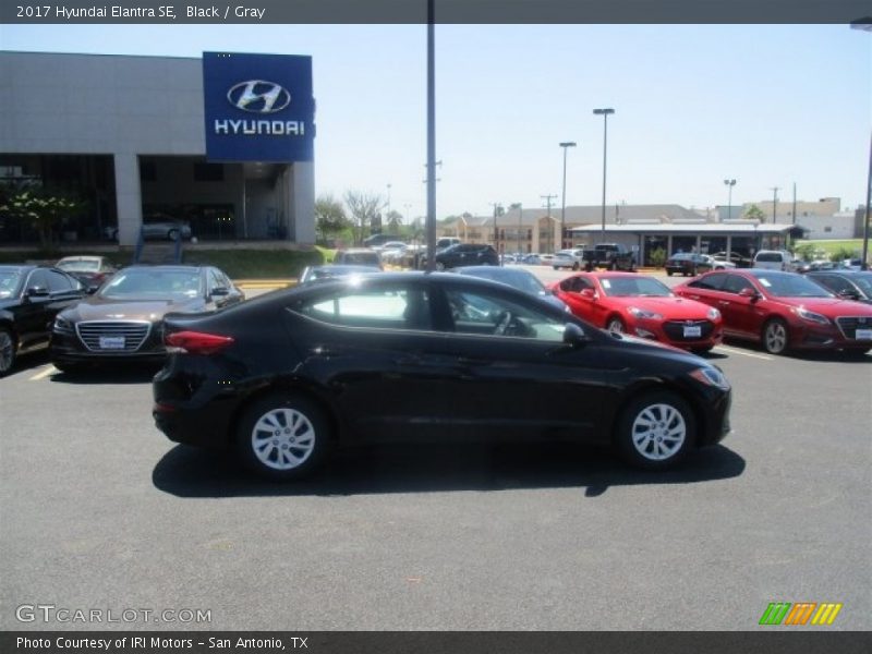 Black / Gray 2017 Hyundai Elantra SE