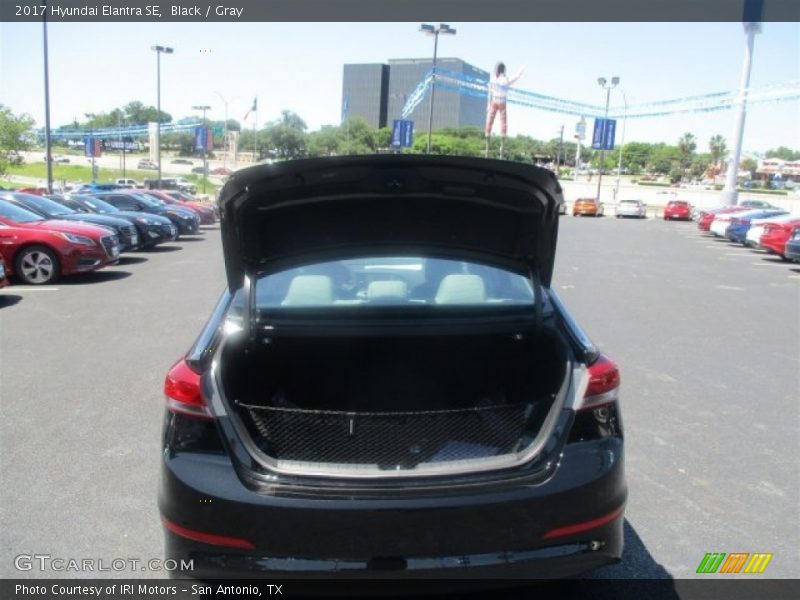 Black / Gray 2017 Hyundai Elantra SE