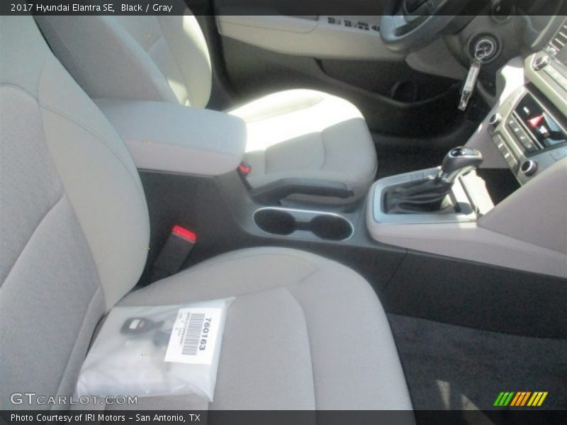 Black / Gray 2017 Hyundai Elantra SE