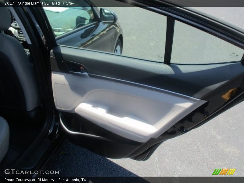 Black / Gray 2017 Hyundai Elantra SE