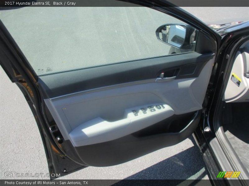 Black / Gray 2017 Hyundai Elantra SE