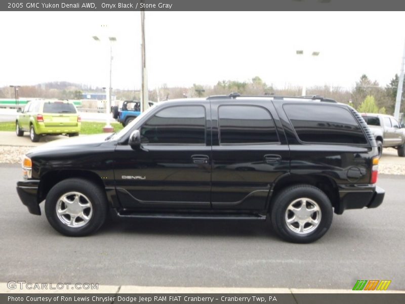 Onyx Black / Stone Gray 2005 GMC Yukon Denali AWD