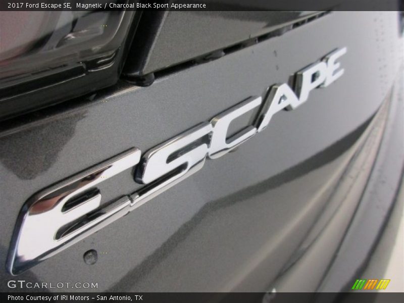 Magnetic / Charcoal Black Sport Appearance 2017 Ford Escape SE