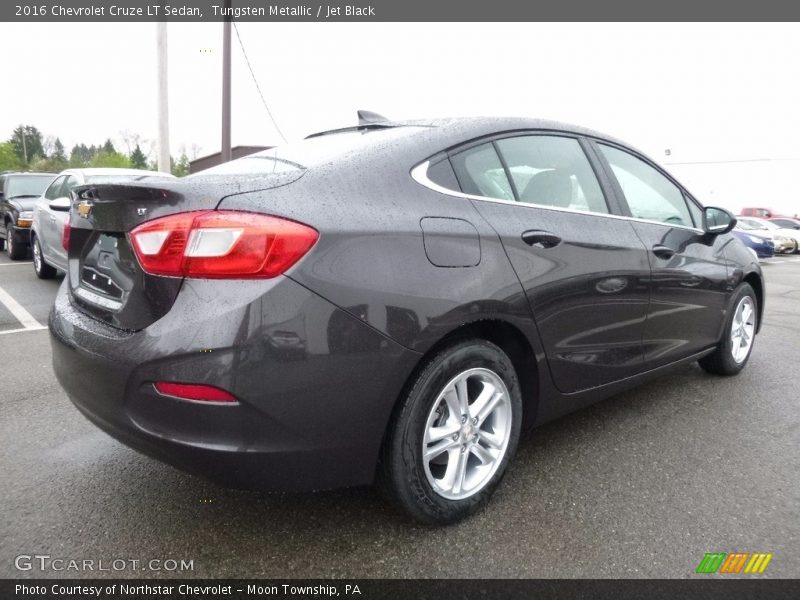 Tungsten Metallic / Jet Black 2016 Chevrolet Cruze LT Sedan