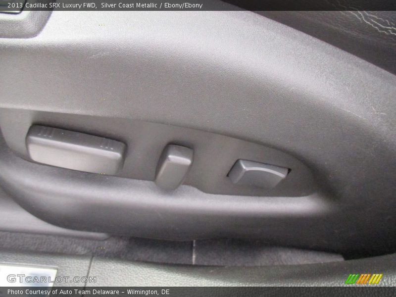 Silver Coast Metallic / Ebony/Ebony 2013 Cadillac SRX Luxury FWD