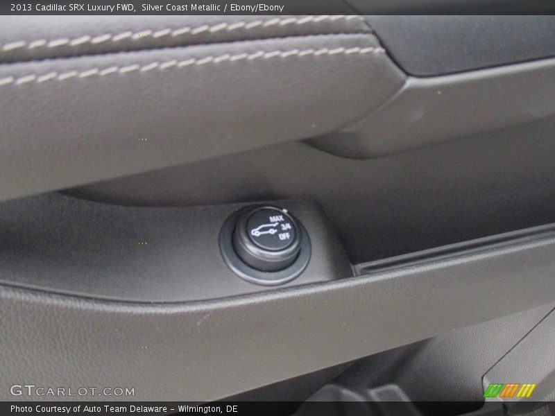 Silver Coast Metallic / Ebony/Ebony 2013 Cadillac SRX Luxury FWD