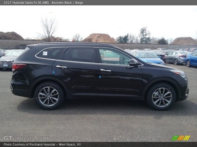 Becketts Black / Beige 2017 Hyundai Santa Fe SE AWD