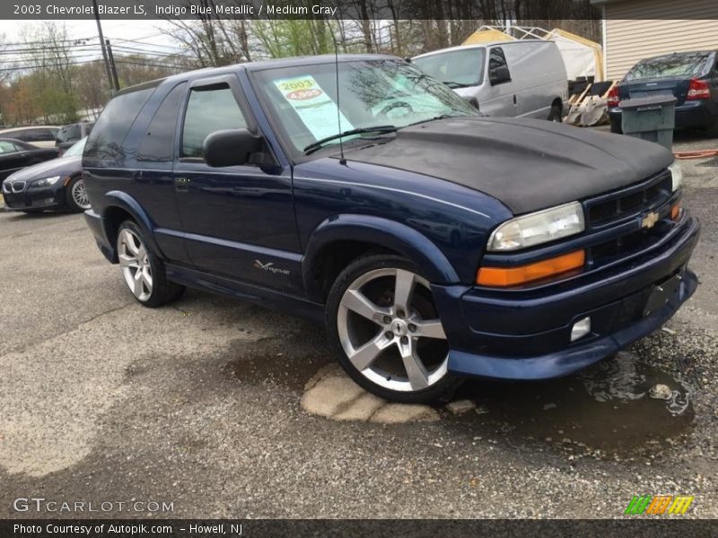 Front 3/4 View of 2003 Blazer LS