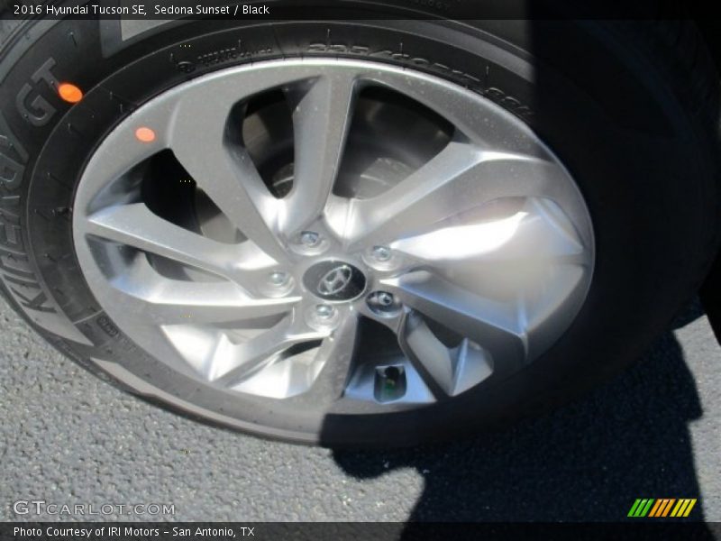Sedona Sunset / Black 2016 Hyundai Tucson SE