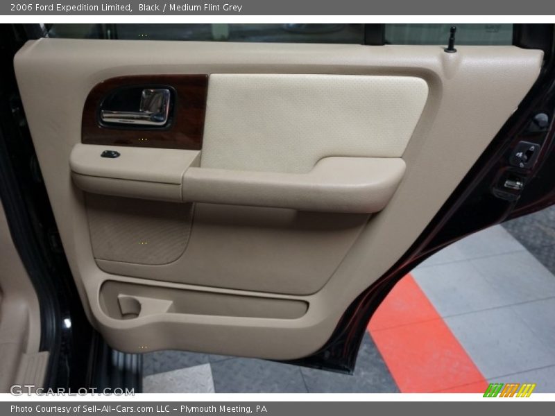 Black / Medium Flint Grey 2006 Ford Expedition Limited