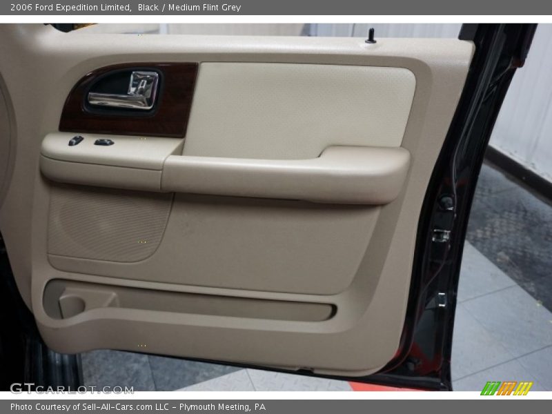 Black / Medium Flint Grey 2006 Ford Expedition Limited