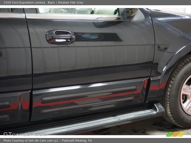 Black / Medium Flint Grey 2006 Ford Expedition Limited