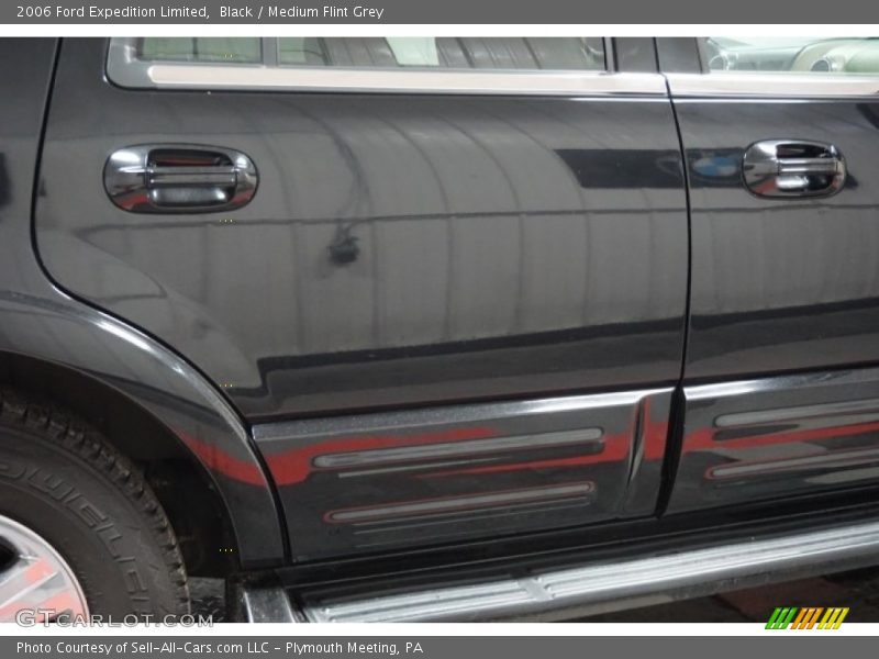 Black / Medium Flint Grey 2006 Ford Expedition Limited