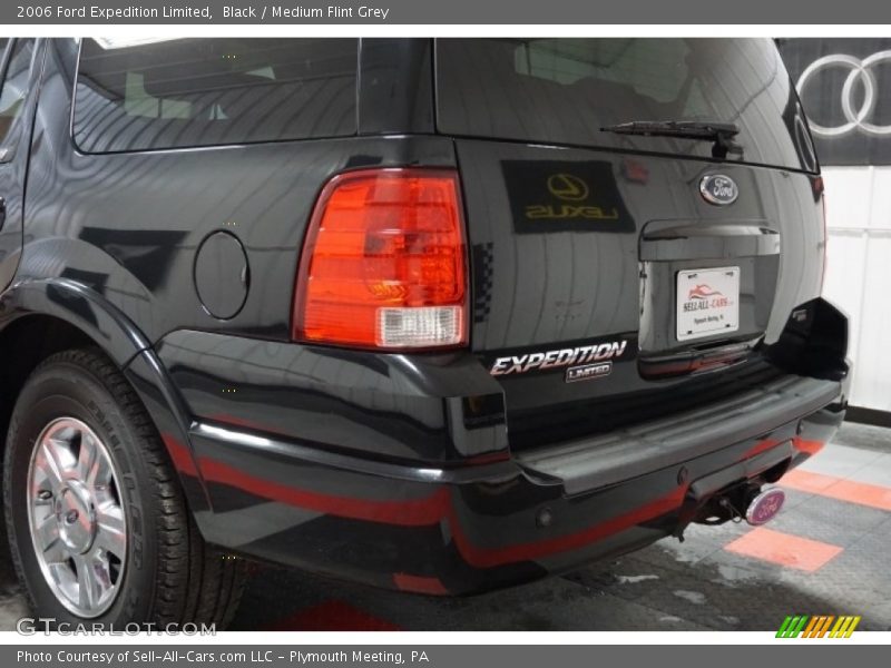 Black / Medium Flint Grey 2006 Ford Expedition Limited