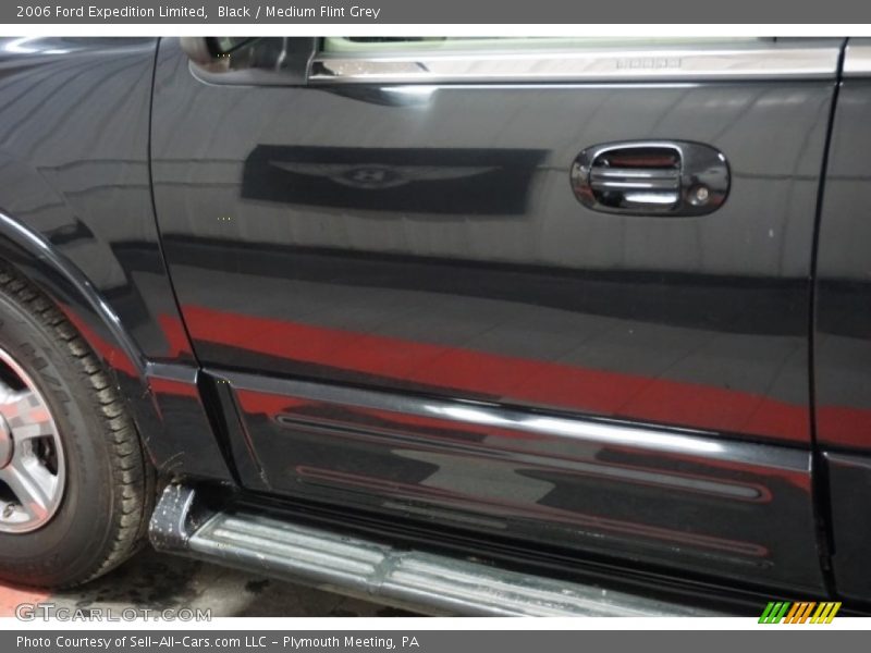 Black / Medium Flint Grey 2006 Ford Expedition Limited
