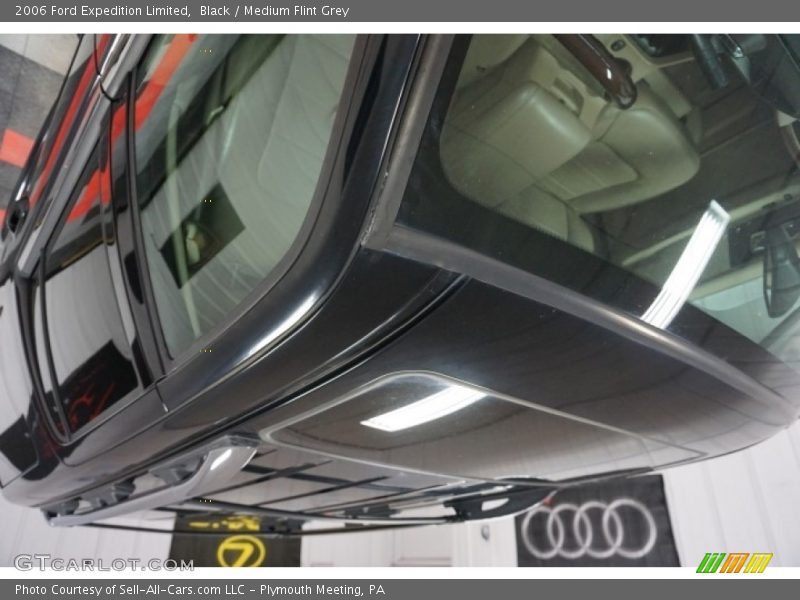 Black / Medium Flint Grey 2006 Ford Expedition Limited