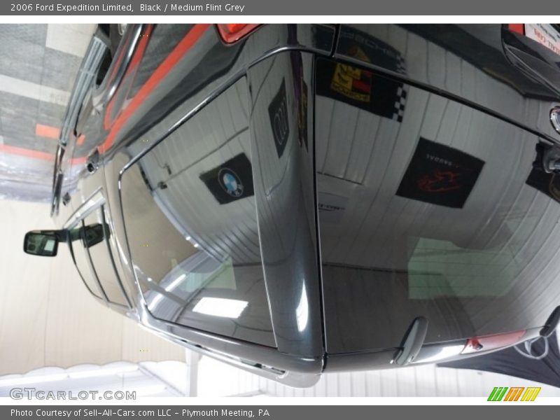 Black / Medium Flint Grey 2006 Ford Expedition Limited