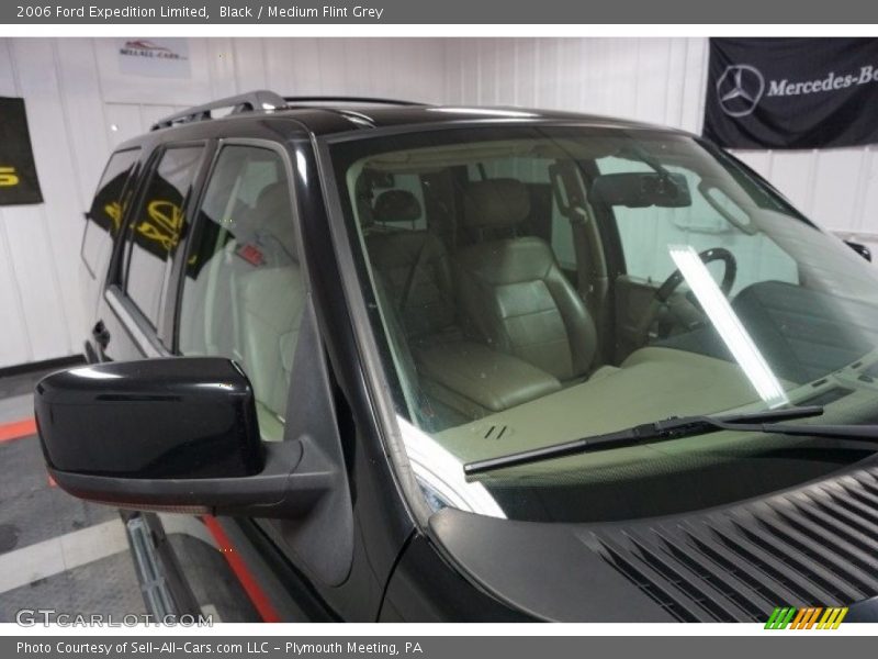 Black / Medium Flint Grey 2006 Ford Expedition Limited