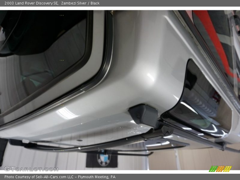 Zambezi Silver / Black 2003 Land Rover Discovery SE