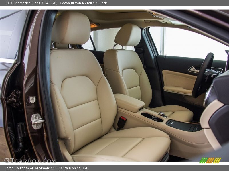 Cocoa Brown Metallic / Black 2016 Mercedes-Benz GLA 250