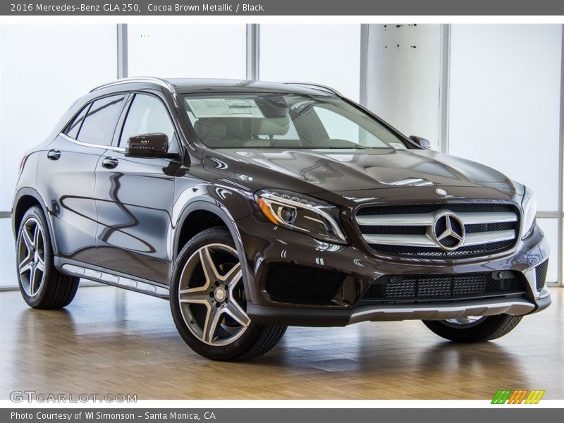 Front 3/4 View of 2016 GLA 250