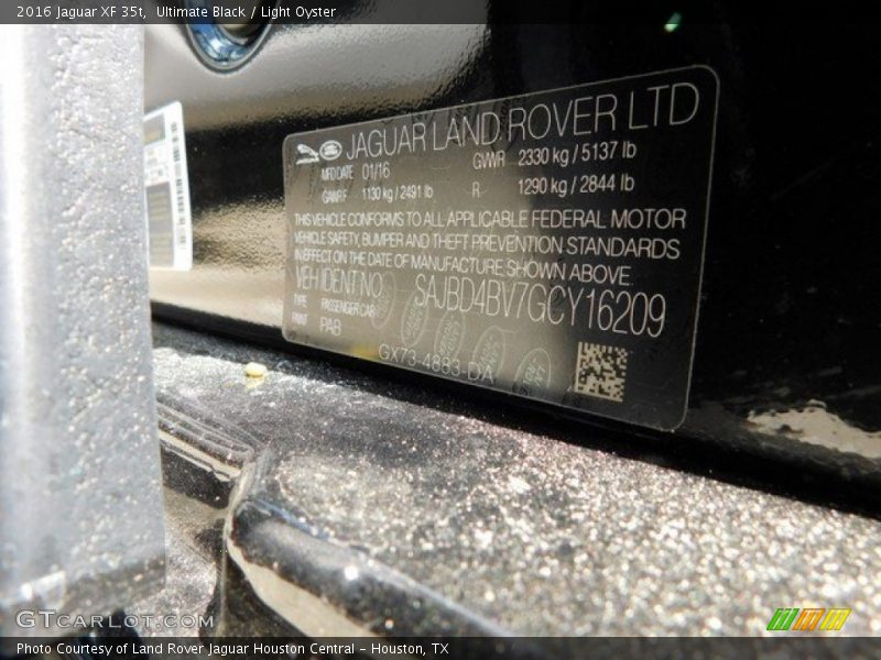 Ultimate Black / Light Oyster 2016 Jaguar XF 35t