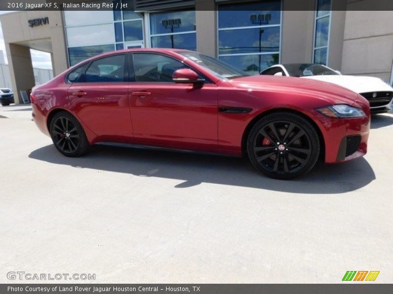 Italian Racing Red / Jet 2016 Jaguar XF S