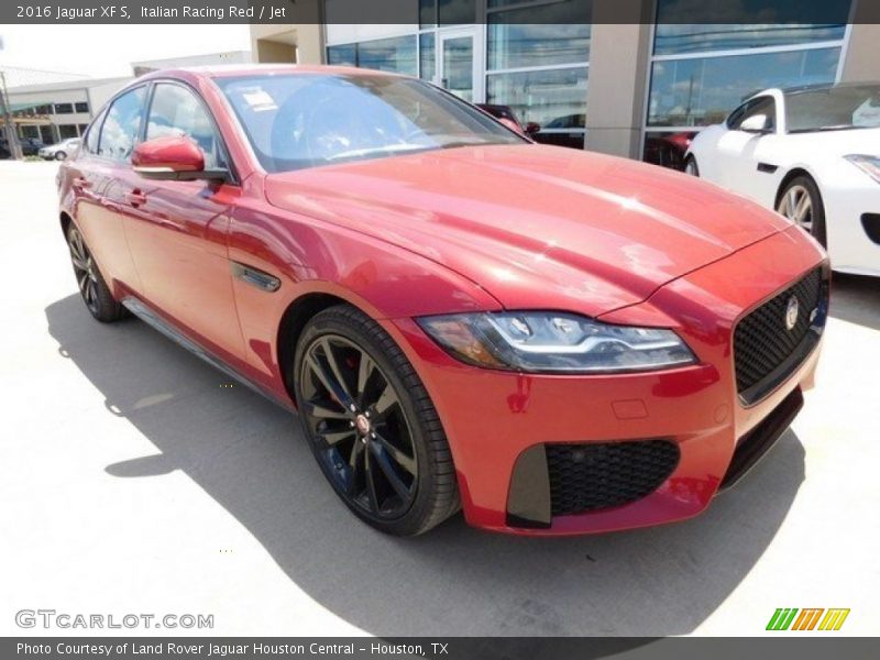 Italian Racing Red / Jet 2016 Jaguar XF S