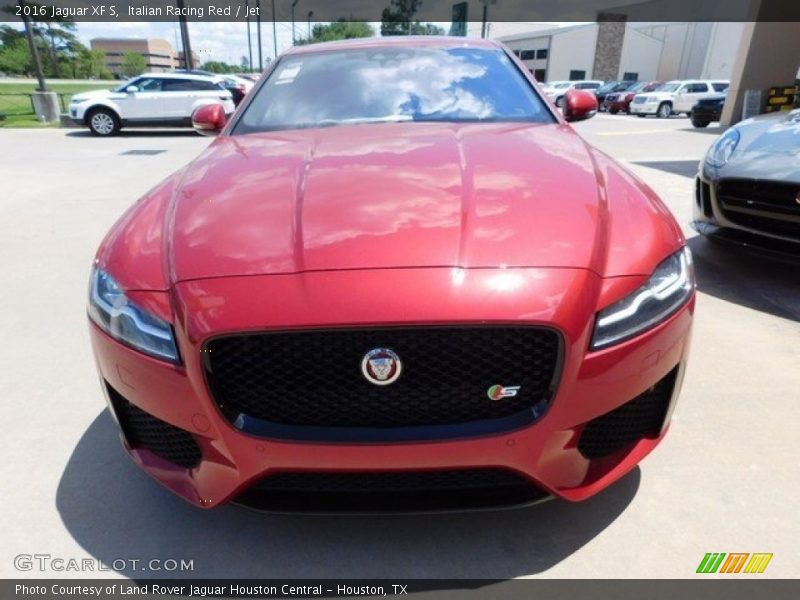 Italian Racing Red / Jet 2016 Jaguar XF S
