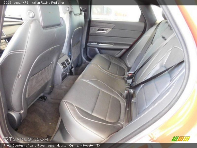 Italian Racing Red / Jet 2016 Jaguar XF S