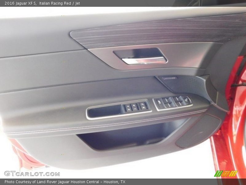 Italian Racing Red / Jet 2016 Jaguar XF S