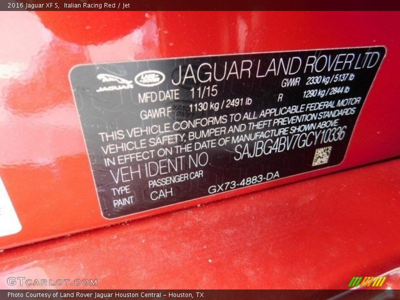 Italian Racing Red / Jet 2016 Jaguar XF S
