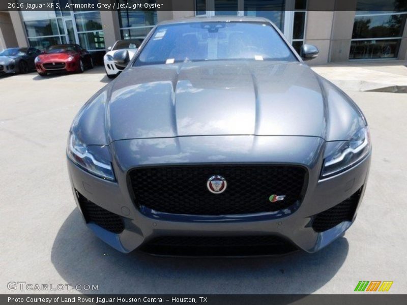 Ammonite Grey / Jet/Light Oyster 2016 Jaguar XF S