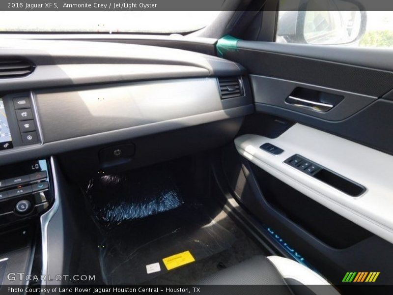 Ammonite Grey / Jet/Light Oyster 2016 Jaguar XF S
